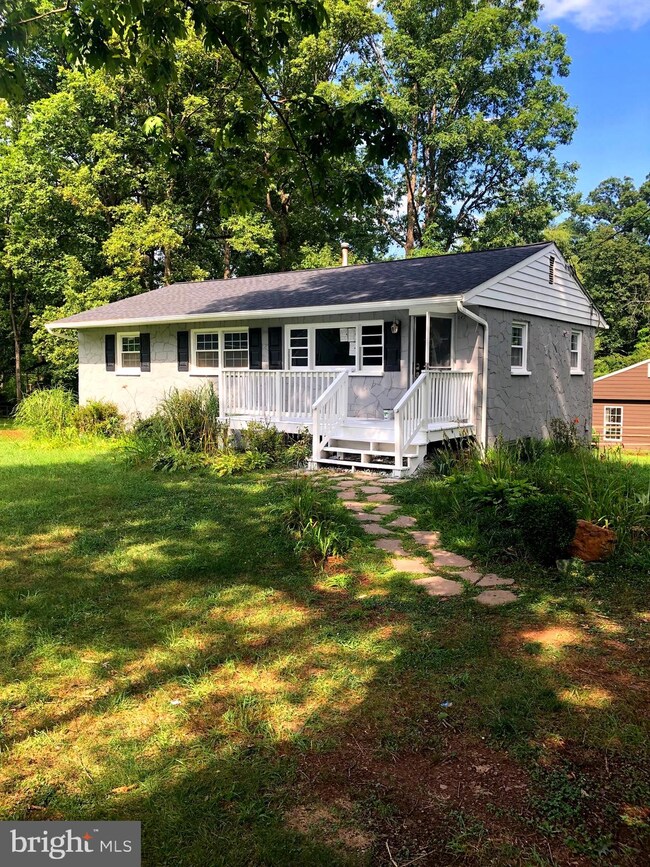 8518 Spruce St, Manassas, VA 20111 - photo 2