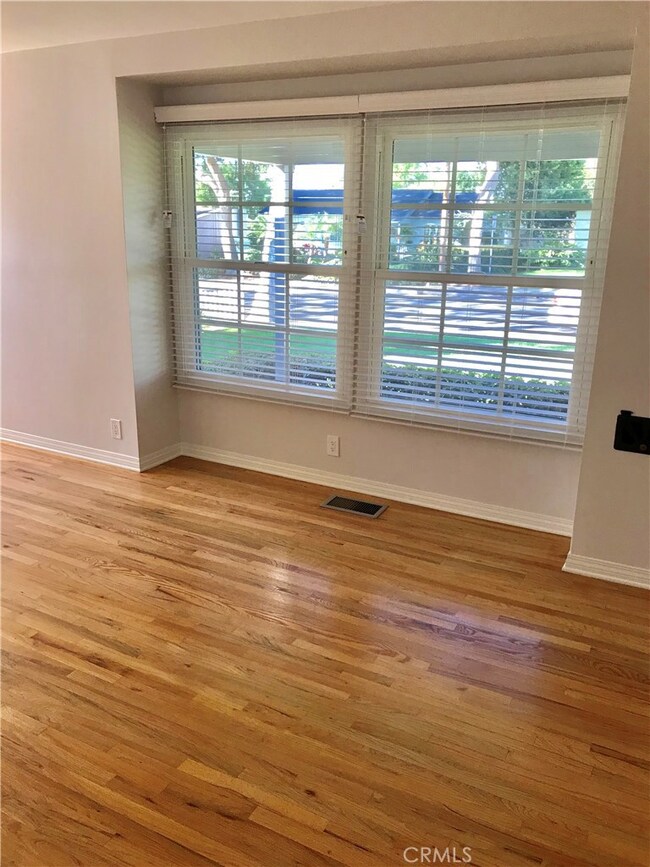 704 N Vallejo Way, Upland, CA 91786 - photo 7