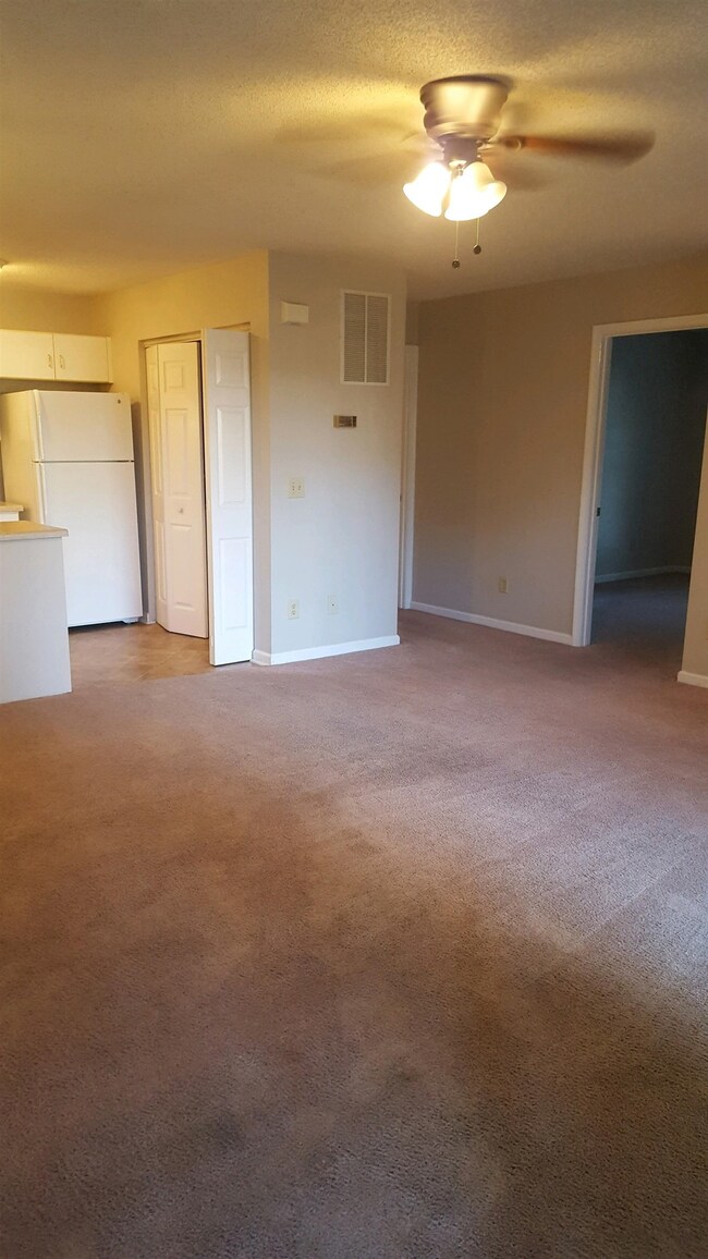 1129 Robin Hood Ct unit 304, Harrisonburg, VA 22801 - photo 6