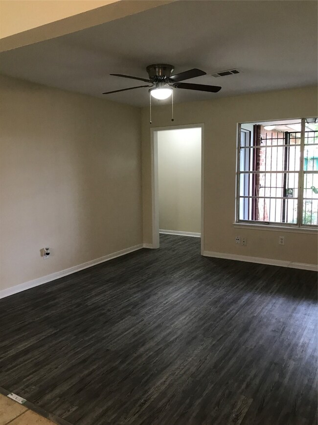 15617 Corsair Rd, Houston, TX 77053 - photo 4