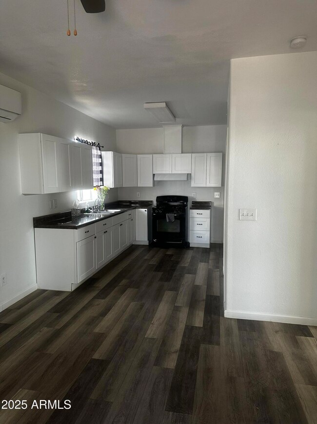 653 E 18th St, Douglas, AZ 85607 - photo 3