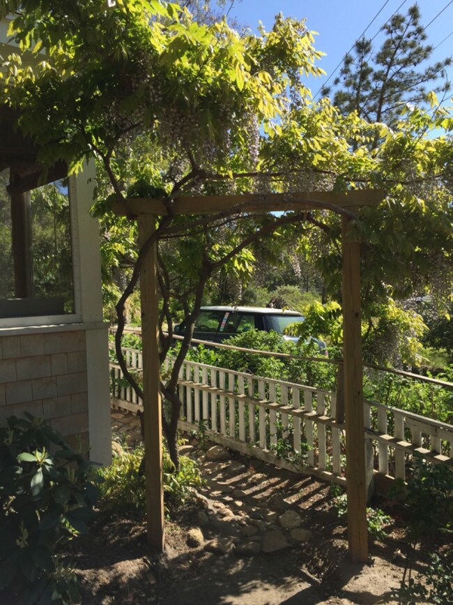 32 Clark Ave, Vineyard Haven, MA 02568 - photo 2