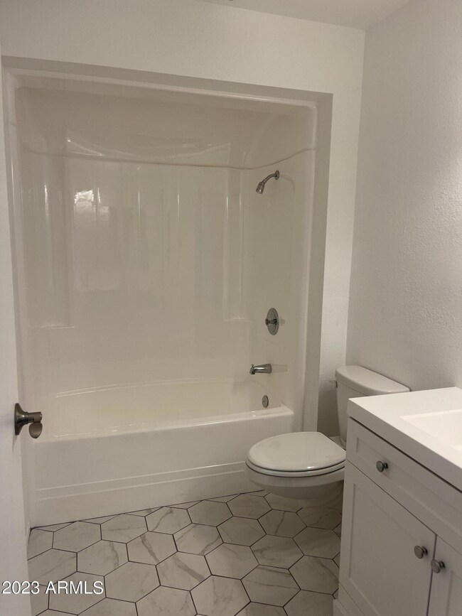 14009 N Palm Ridge Dr W, Sun City, AZ 85351 - photo 7