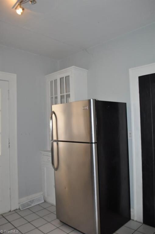 202 N Hawthorne Rd unit 2, Winston Salem, NC 27104 - photo 3