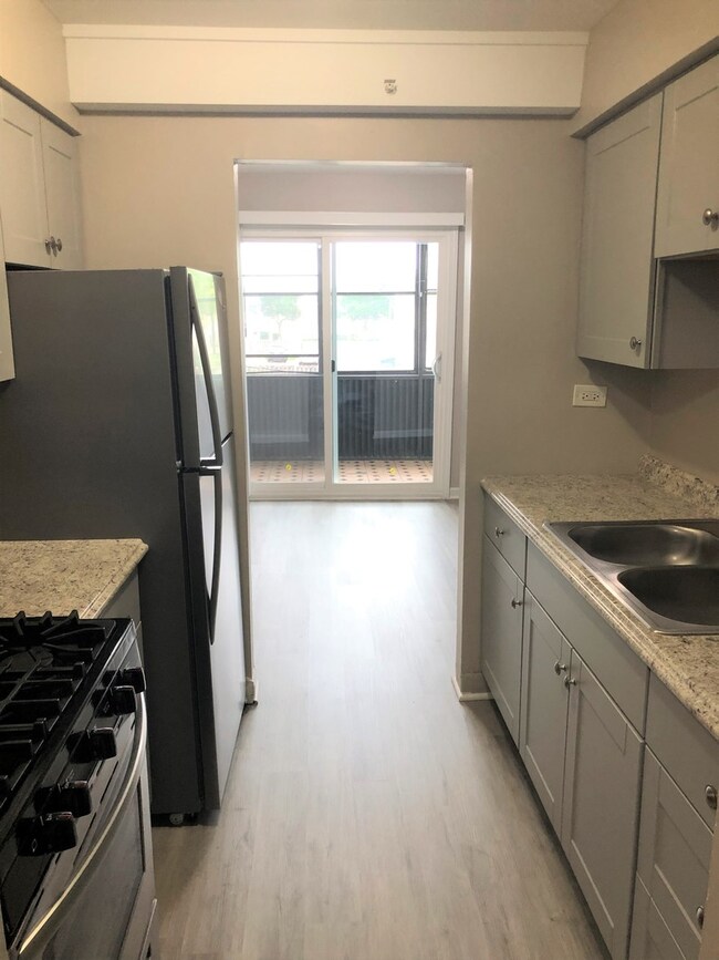 5629 Saint Charles Rd unit 207, Berkeley, IL 60163 - photo 3