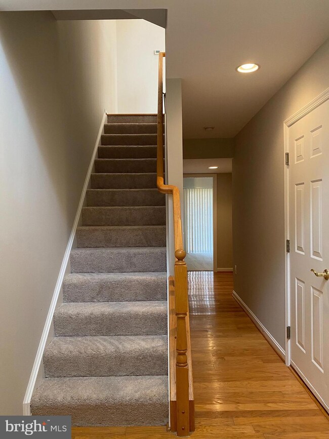 43722 Clear Lake Square, Ashburn, VA 20147 - photo 3