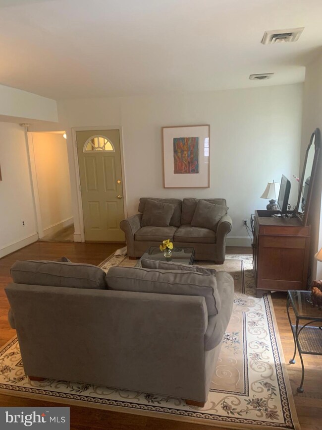 817 N Jackson St unit 2, Wilmington, DE 19806 - photo 2