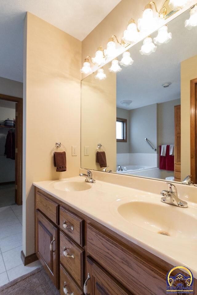 6209 SW 38th Place, Topeka, KS 66610 - photo 7