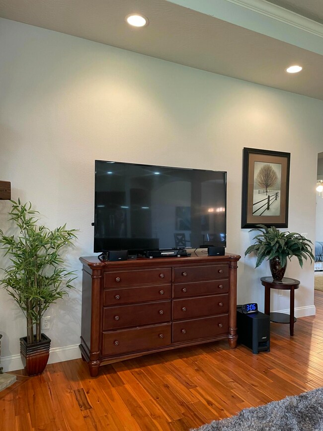 1304 S Waterstone Bend, Nixa, MO 65714 - photo 4