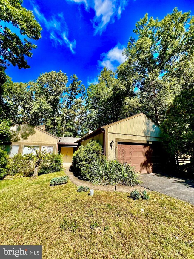 2521 Freetown Dr, Reston, VA 20191 - photo 2