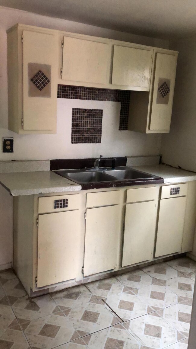 2812 1/2 N Piedras St, El Paso, TX 79930 - photo 7