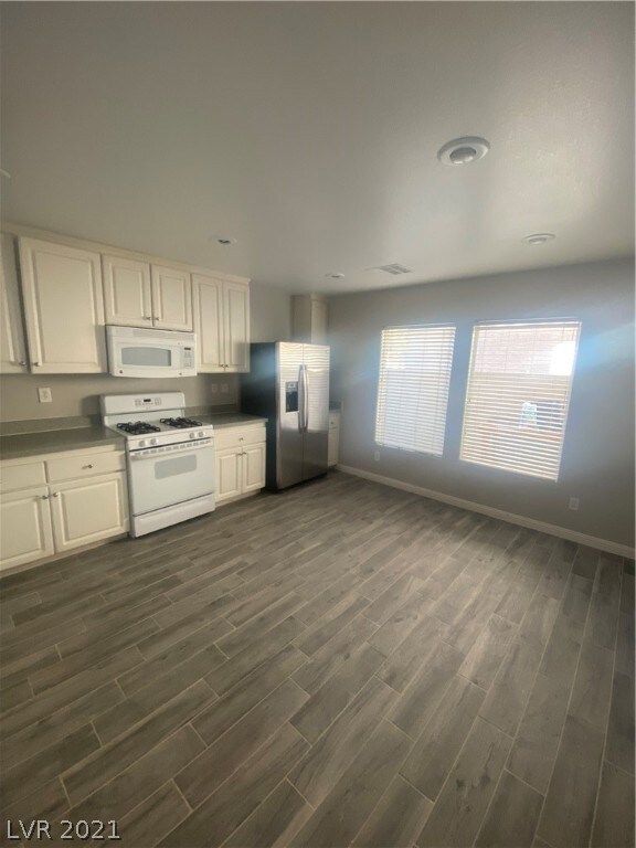 4694 Ametrine Ct, Las Vegas, NV 89139 - photo 3