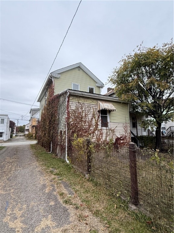 216 S 7th St, Jeannette, PA 15644 - photo 2