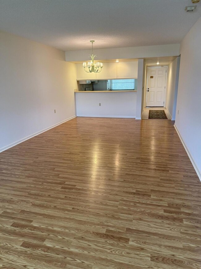 3710 Whitehall Dr unit 4010, West Palm Beach, FL 33401 - photo 5