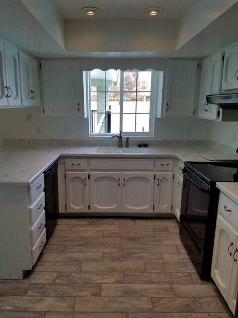 Lots of cabinets
