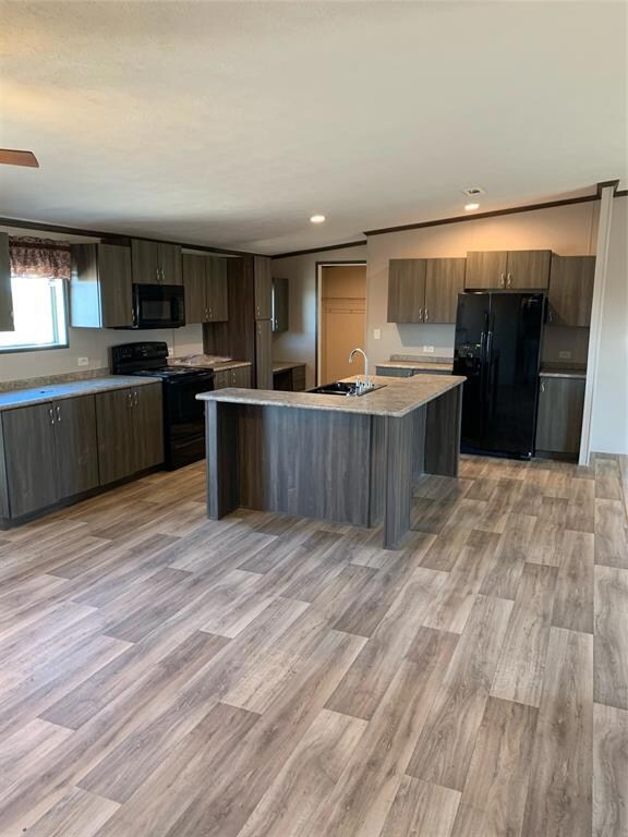 121 Barnes Dr, Decatur, TX 76234 - photo 4