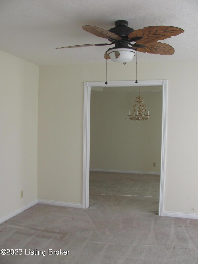 370 Highland Springs Dr, Mount Washington, KY 40047 - photo 4