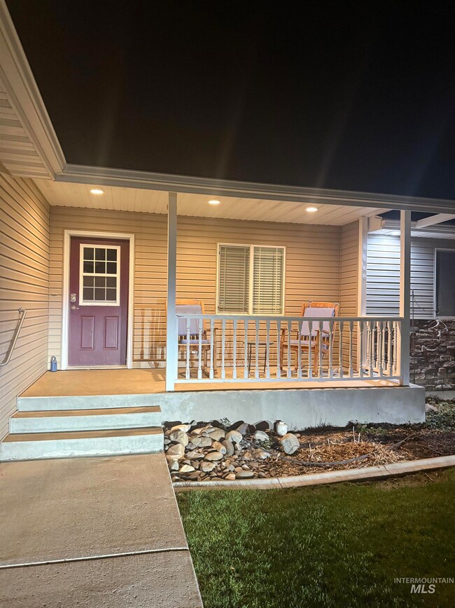 891 N Pointe Dr, Twin Falls, ID 83301 - photo 2