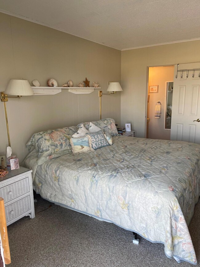 51 Hiering master bedroom 1