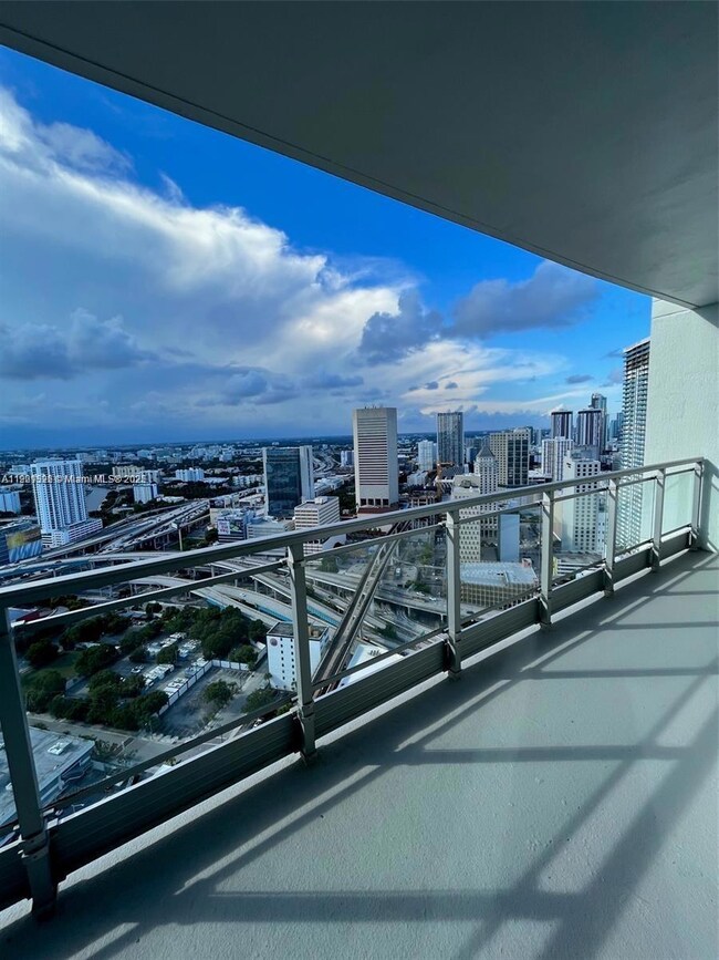 The Ivy Condominium unit 4105, Miami, FL 33130 - photo 2