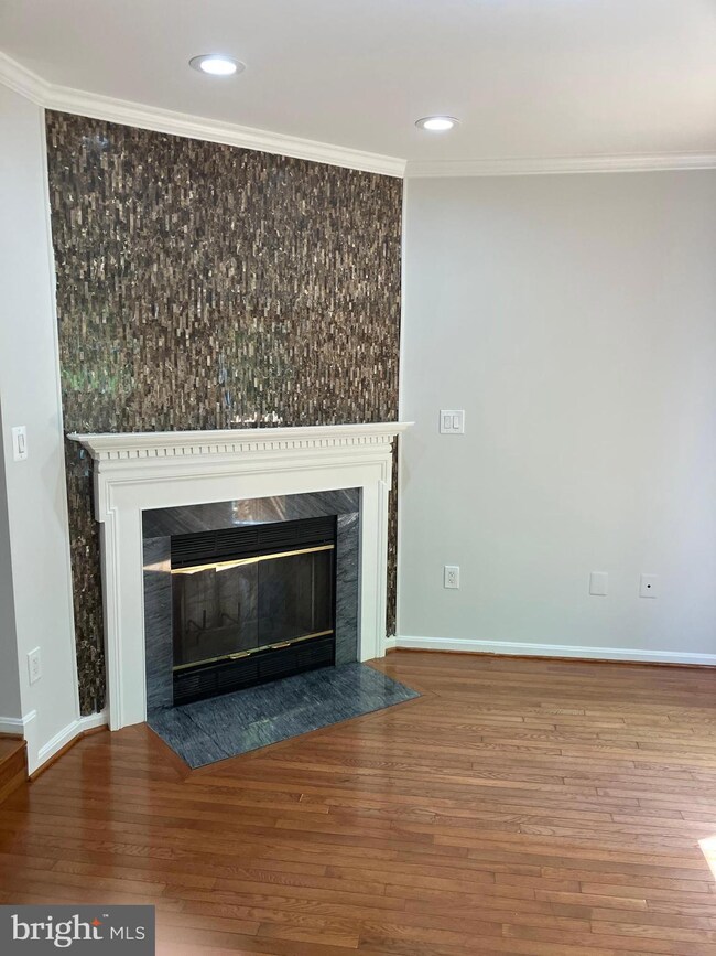 7856 Blue Gray Cir, Manassas, VA 20109 - photo 6