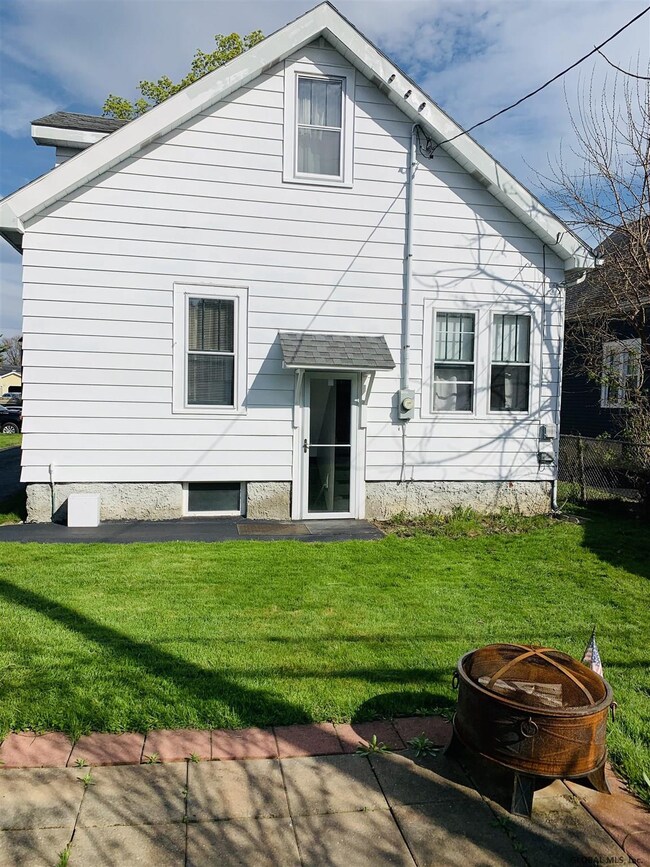 189 Sycamore St, Albany, NY 12209 - photo 2