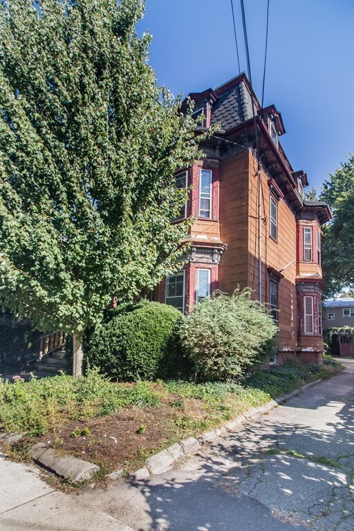 45 Cedar St, Somerville, MA 02143 - photo 2