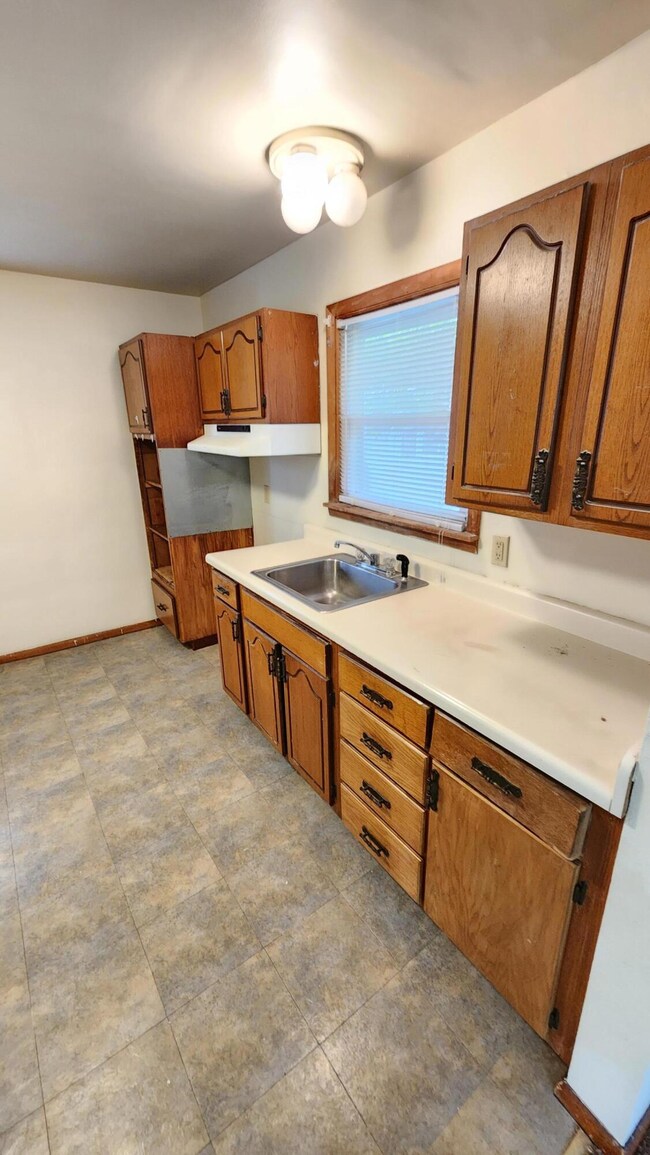 2012 Mckinley St, Gary, IN 46404 - photo 5