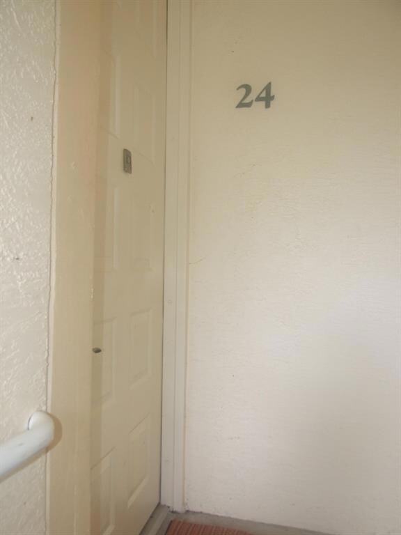 4822 Chancellor Dr unit 24, Jupiter, FL 33458 - photo 3