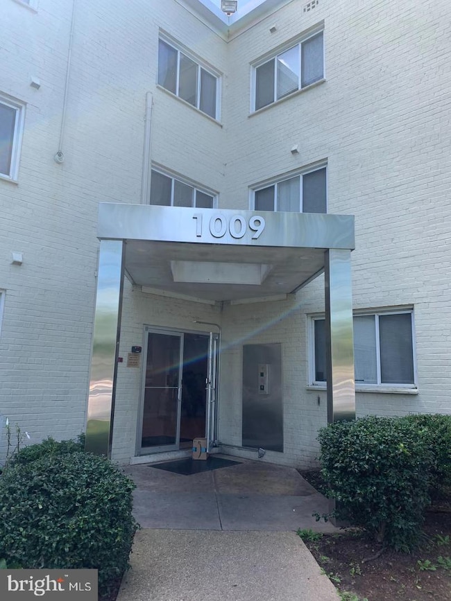 1009 Chillum Rd unit 403, Hyattsville, MD 20782 - photo 3