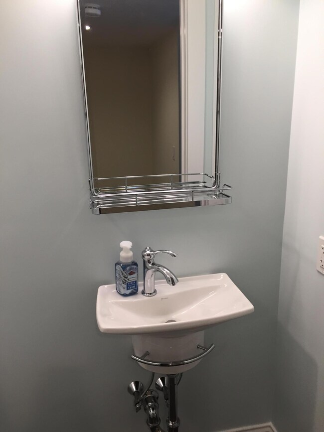 9A Conwell St unit 1, Provincetown, MA 02657 - photo 6