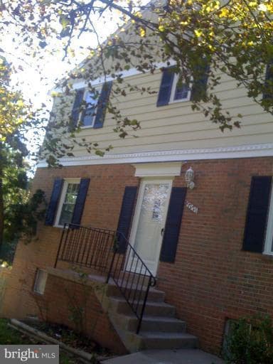 9221 Sand Creek Ct, Burke, VA 22015 - photo 6