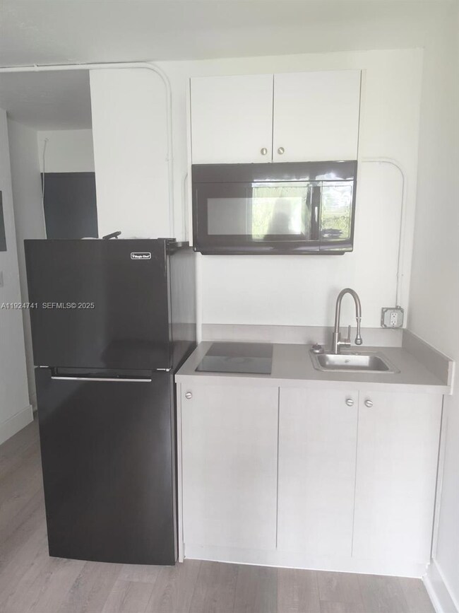 143 SW 9th St unit 203, Miami, FL 33130 - photo 4