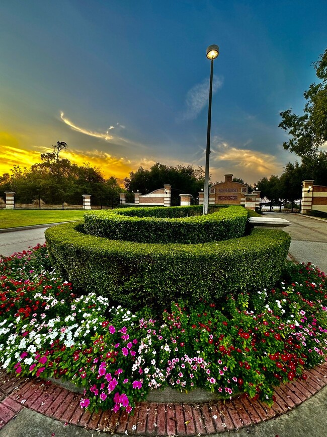 19321 Whispering Grove E, Tomball, TX 77377 - photo 3