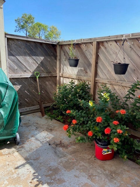 Private fully fenced patio area to relax and enjoy