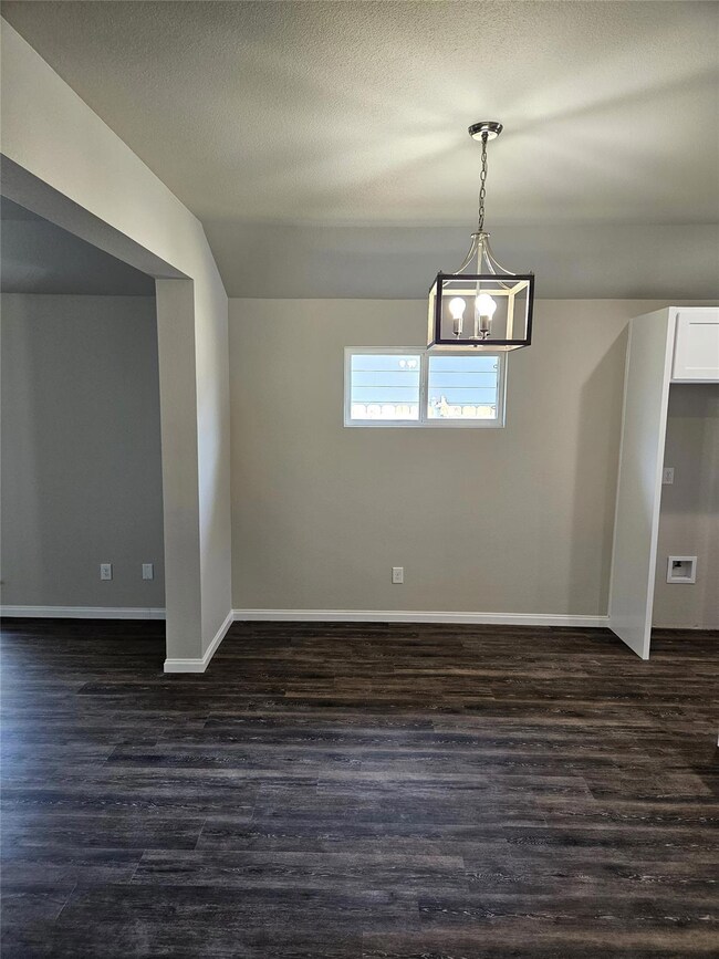 113 Anderson Dr, Hurst, TX 76053 - photo 5