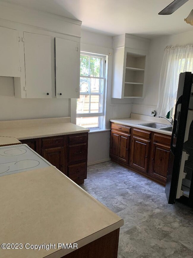 10 Foundry St unit 10, Stroudsburg, PA 18360 - photo 4