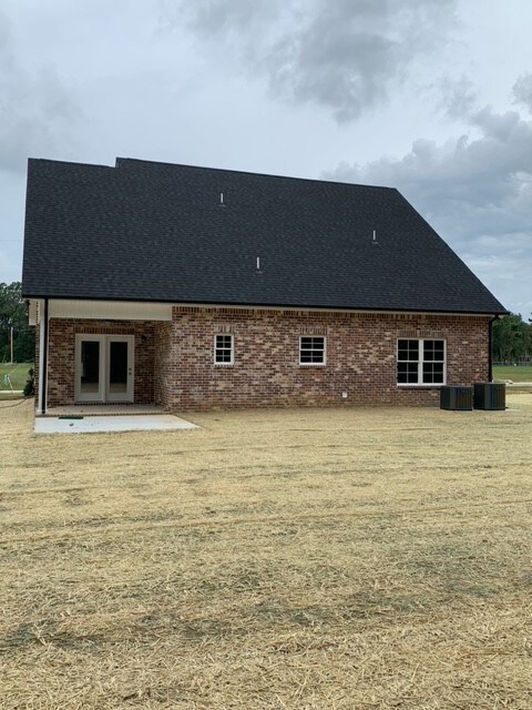 76 Reynard St, Manchester, TN 37355 - photo 2