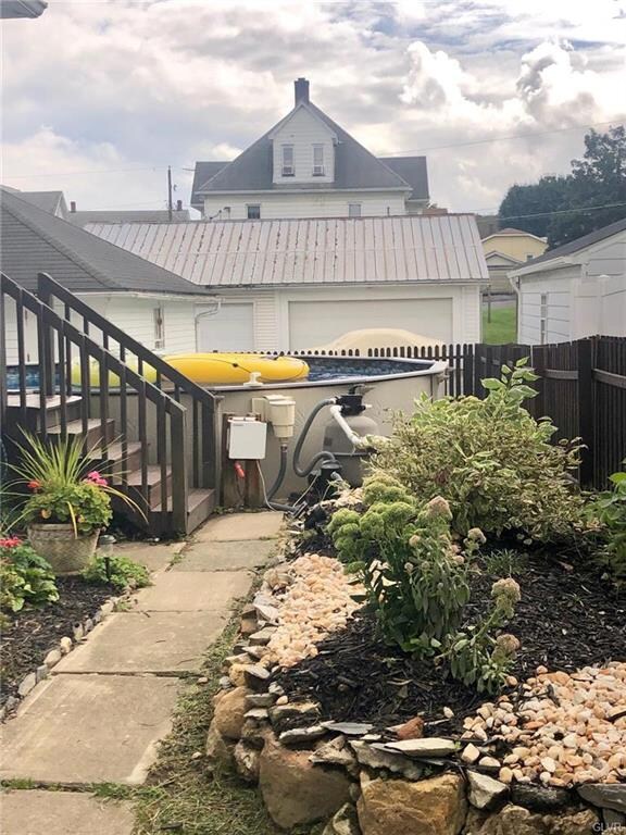 211 Mauch Chunk St, Nazareth, PA 18064 - photo 3
