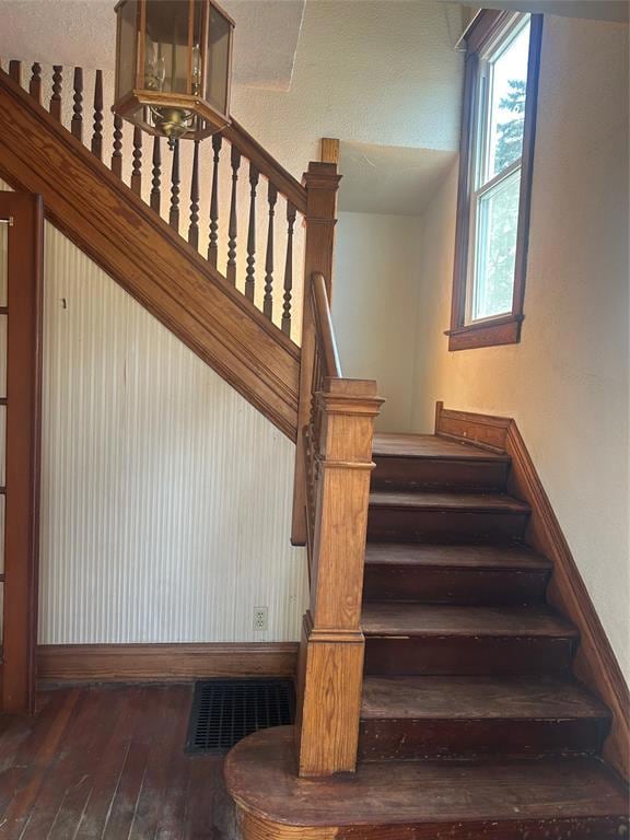 704 W 4th St S, Newton, IA 50208 - photo 5