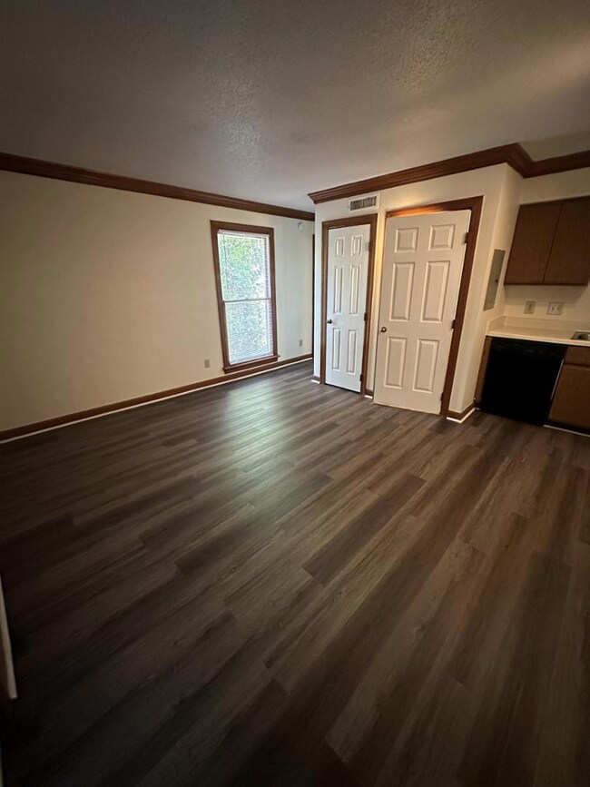 3506 Ivy Commons Dr unit 301, Raleigh, NC 27606 - photo 2