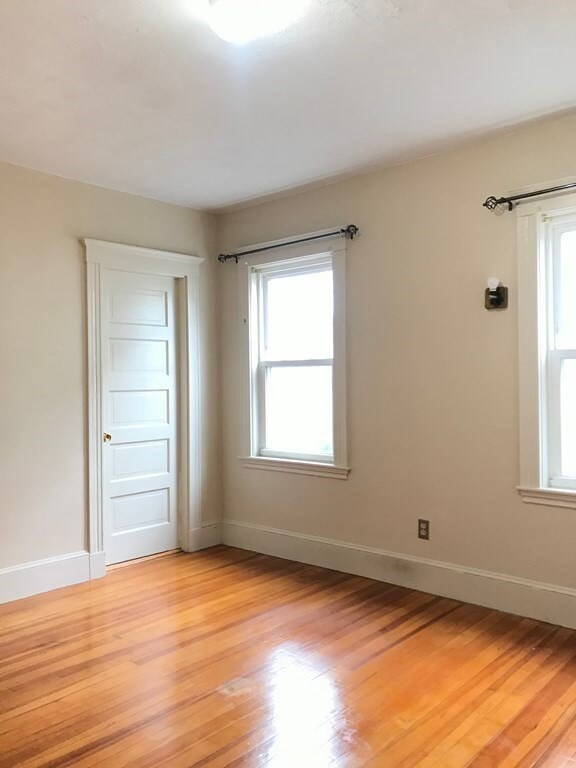 73 Farrington St unit 1/F, Quincy, MA 02170 - photo 4