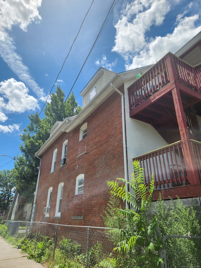 32 W Pearl St, New Britain, CT 06051 - photo 6