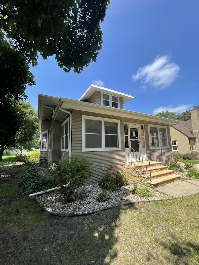 1011 6th Ave, Mountain Lake, MN 56159 - photo 3