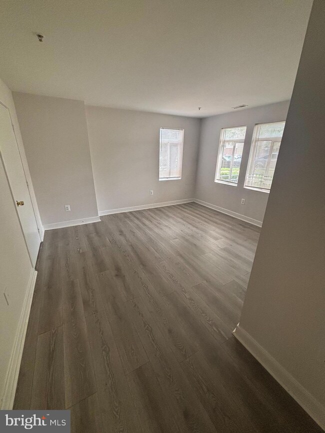 6335 Stevenson Ave, Alexandria, VA 22304 - photo 3