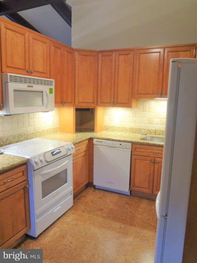 3230 Gleneagles Dr, Silver Spring, MD 20906 - photo 4