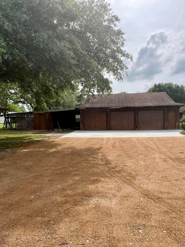 2364 Fm 3156 Rd, Bay City, TX 77414 - photo 4