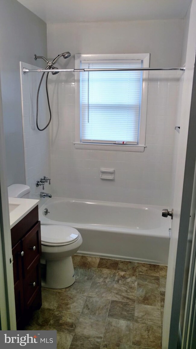 2834 Michigan Ave, Halethorpe, MD 21227 - photo 4