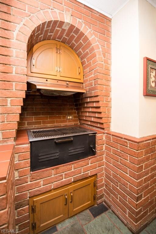 186 Shawnee Trail, Aurora, OH 44202 - photo 2