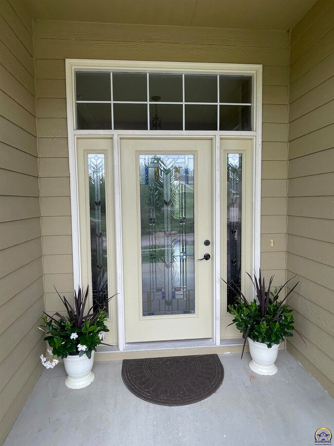 6815 SW 44th St, Topeka, KS 66610 - photo 2